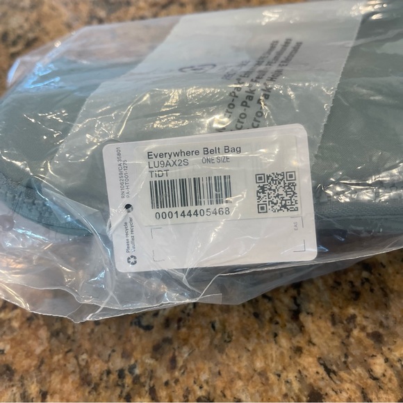 NWT Everywhere Belt Bag 1L Tide Water Teal - Lululemon , brand new, regular size - Picture 13 of 16